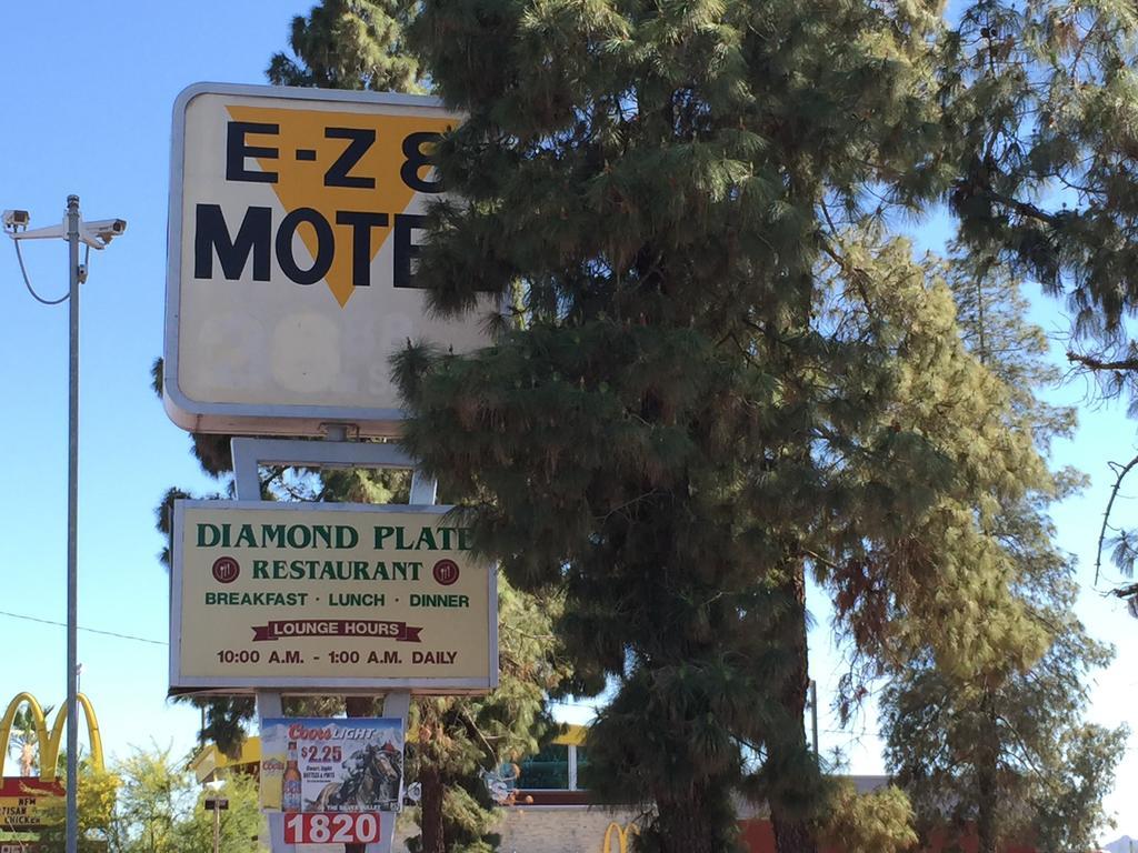Ez 8 Motel Airporter Финикс Екстериор снимка